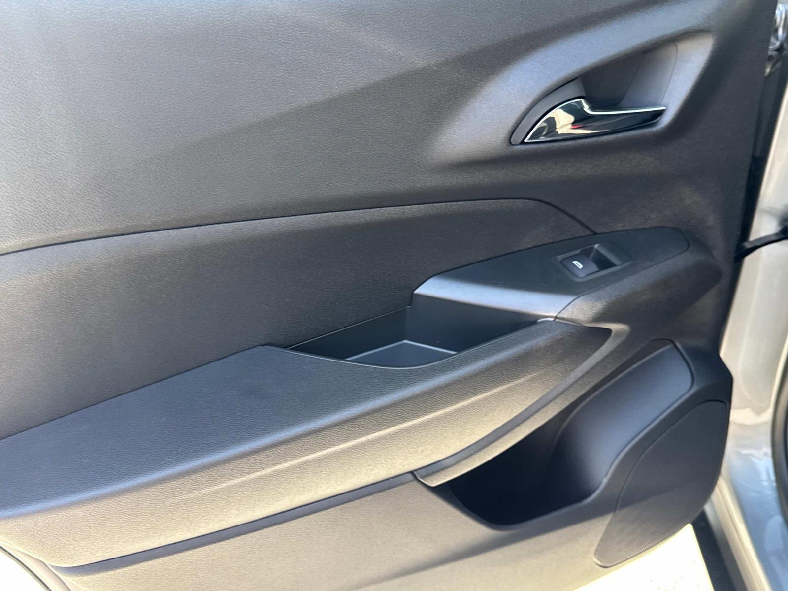 2025 Chevrolet Trax Vehicle Photo in LOS ANGELES, CA 90007-3794