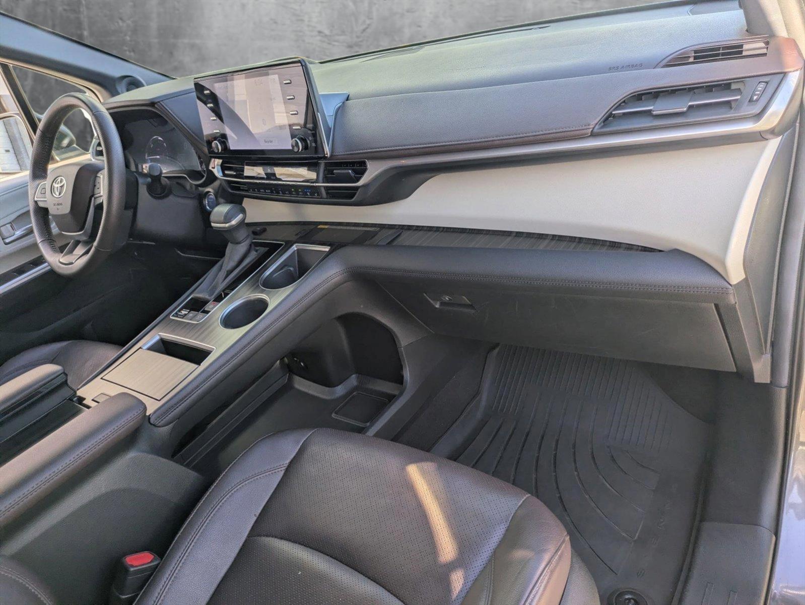 2024 Toyota Sienna Vehicle Photo in Winter Park, FL 32792