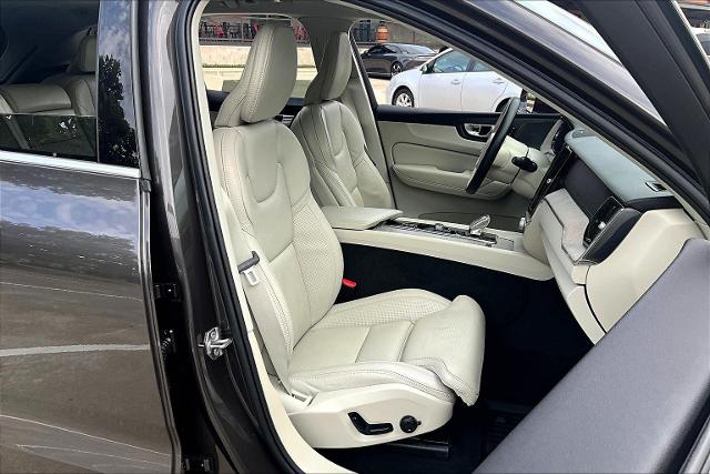 2022 Volvo XC60 Vehicle Photo in Houston, TX 77007