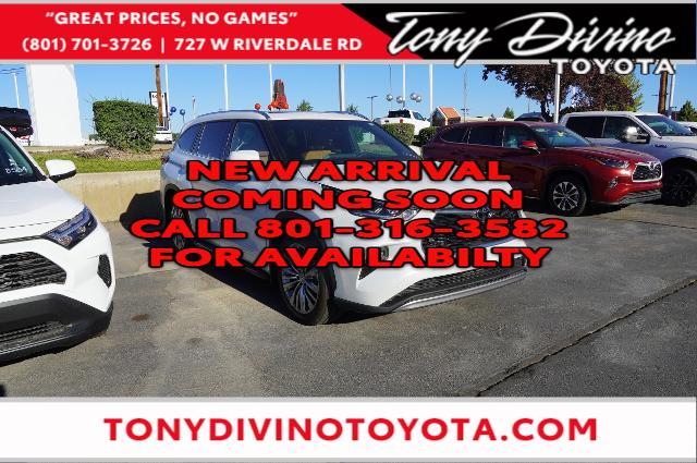 2025 Toyota Highlander Vehicle Photo in Riverdale, UT 84405