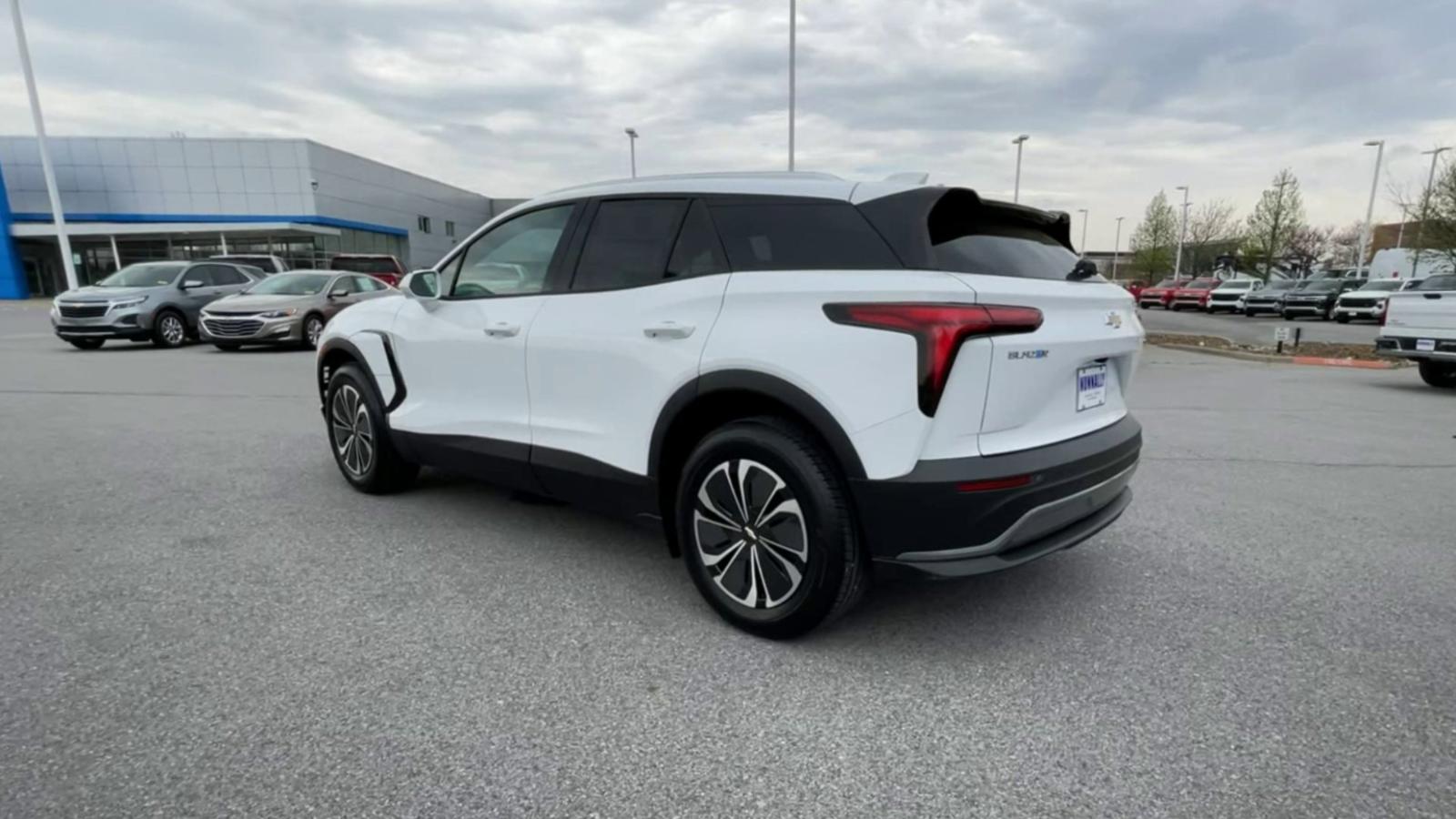 2024 Chevrolet Blazer EV Vehicle Photo in BENTONVILLE, AR 72712-4322