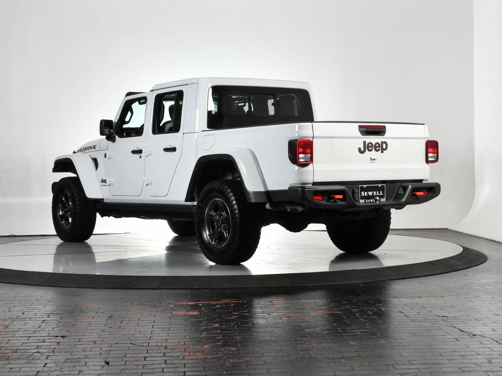 2022 Jeep Gladiator Vehicle Photo in DALLAS, TX 75235