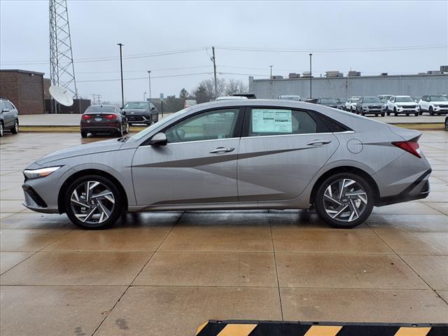 2025 Hyundai ELANTRA Vehicle Photo in Peoria, IL 61615