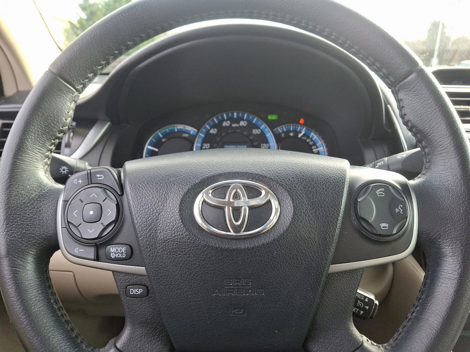 2013 Toyota Camry Hybrid Vehicle Photo in Trevose, PA 19053