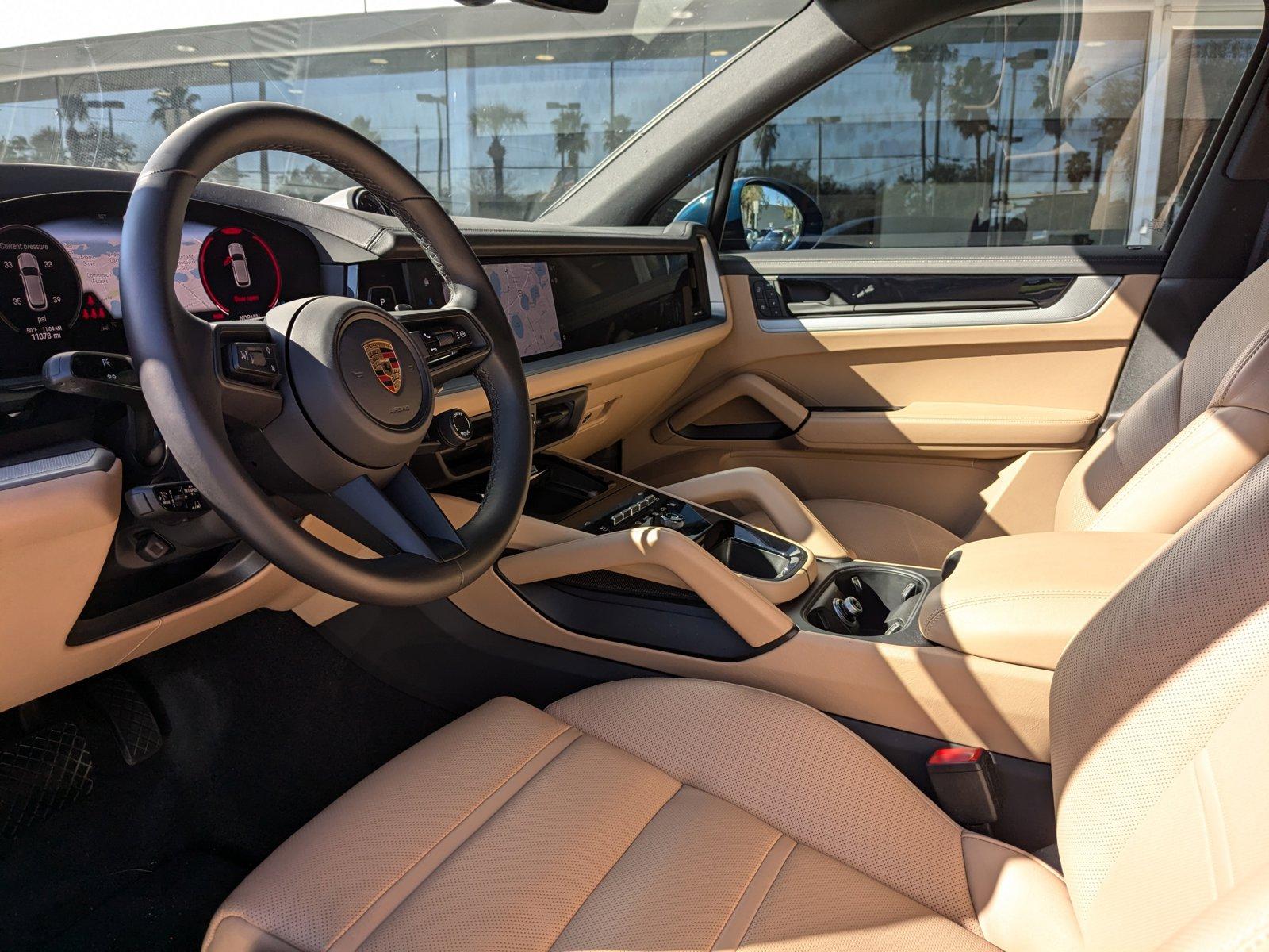 2024 Porsche Cayenne Vehicle Photo in Maitland, FL 32751