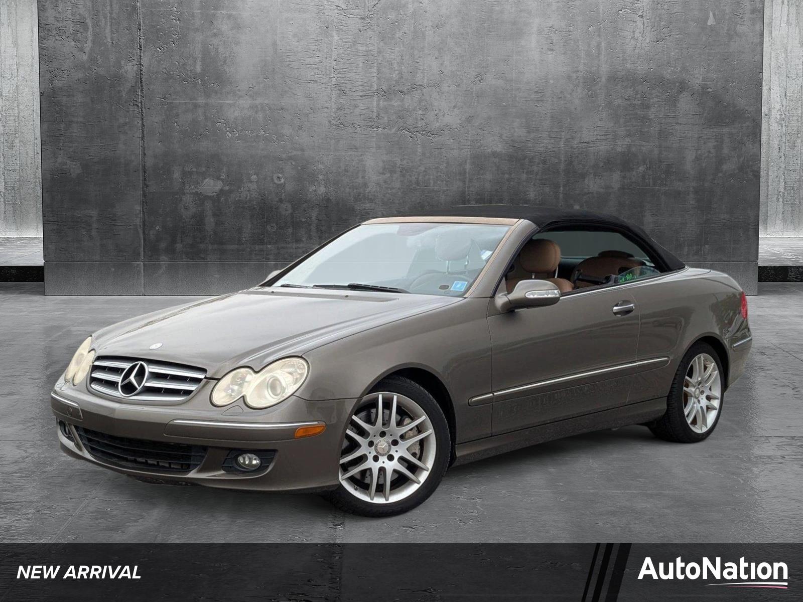 2009 Mercedes-Benz CLK-Class Vehicle Photo in St. Petersburg, FL 33713