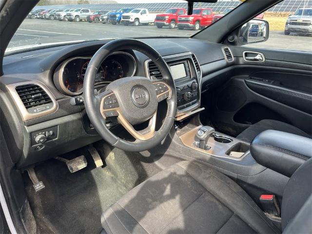 2015 Jeep Grand Cherokee Vehicle Photo in TULLY, NY 13159-3159