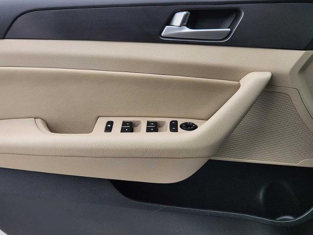2016 Hyundai SONATA Vehicle Photo in MCKINNEY, TX 75070
