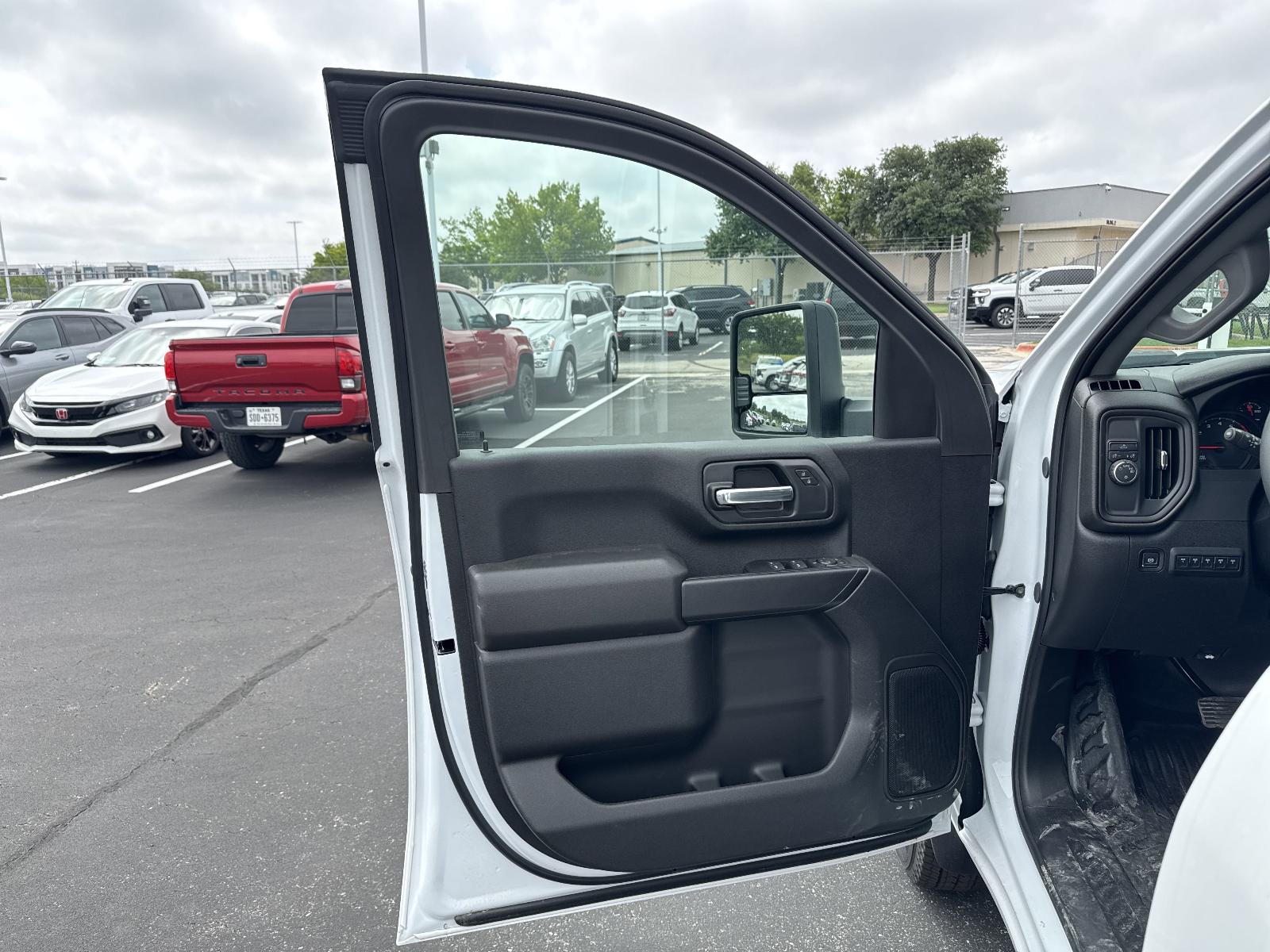2025 Chevrolet Silverado 3500 HD Chassis Cab Vehicle Photo in GEORGETOWN, TX 78626-7508