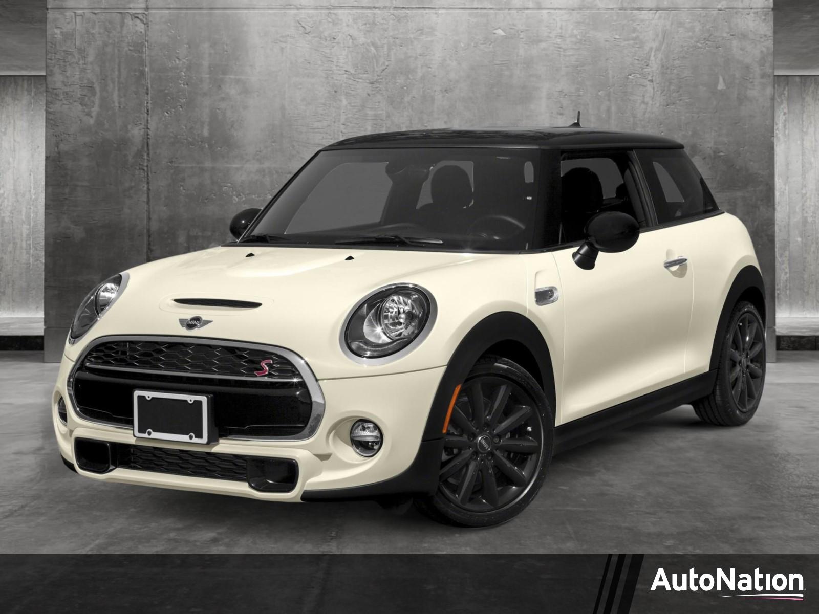 2017 MINI Hardtop 2 Door Vehicle Photo in PEMBROKE PINES, FL 33024-6534