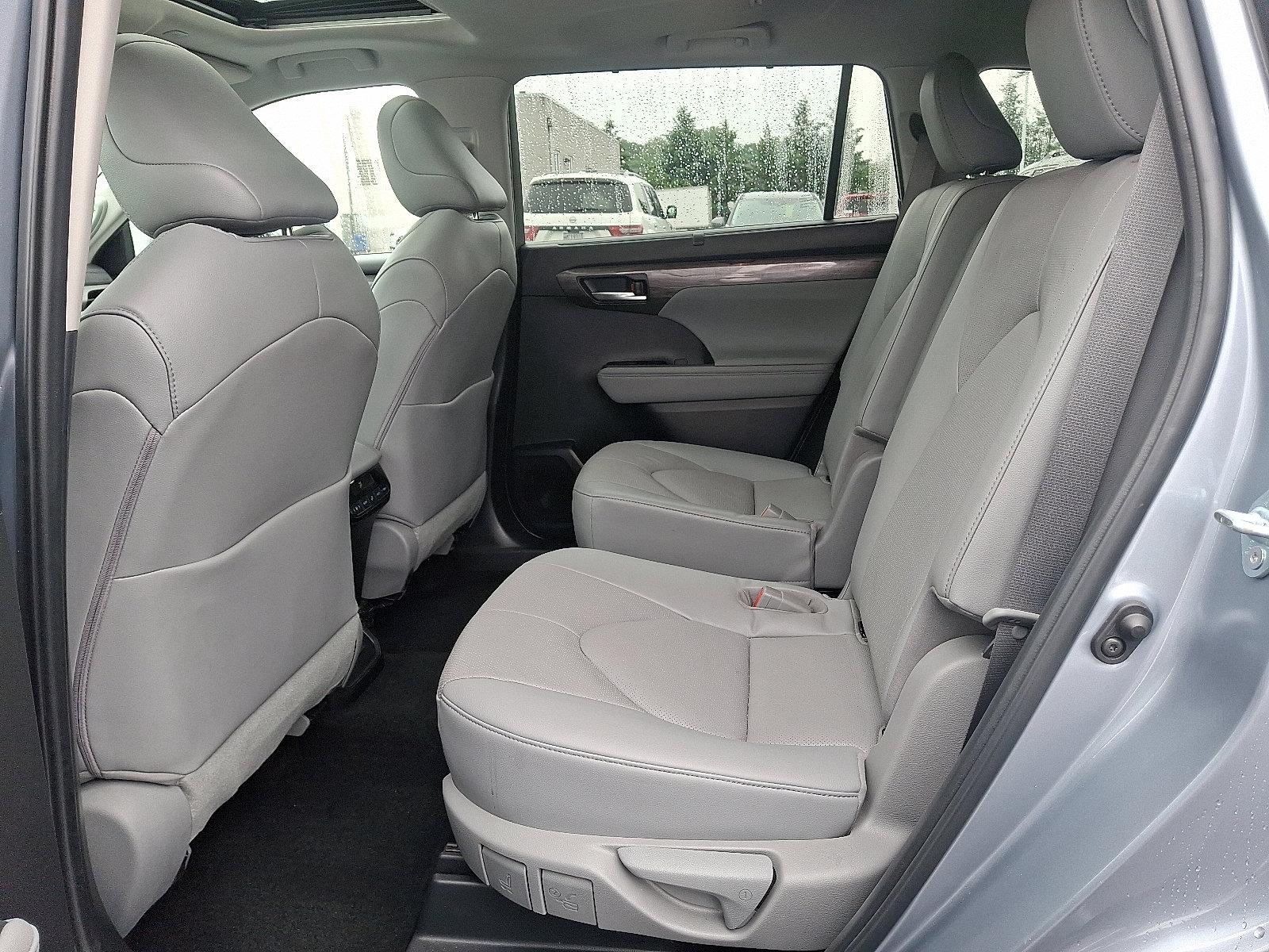 2023 Toyota Highlander Vehicle Photo in Harrisburg, PA 17111-1033
