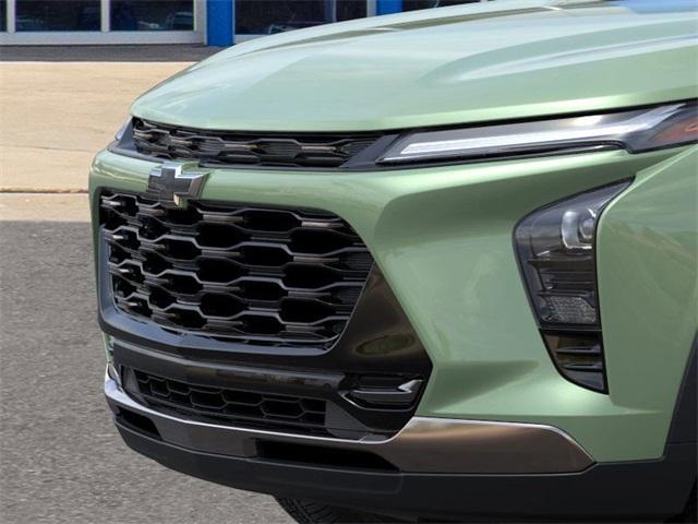 2025 Chevrolet Trax Vehicle Photo in ENGLEWOOD, CO 80113-6708