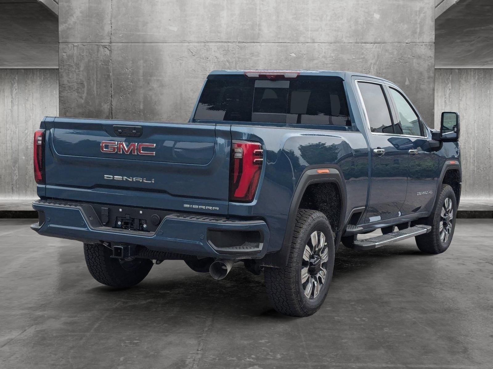 2024 GMC Sierra 2500 HD Vehicle Photo in LONE TREE, CO 80124-2750