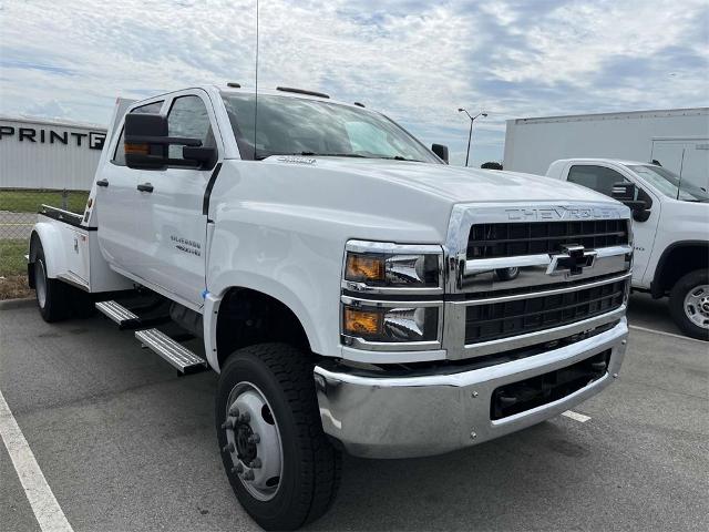 2024 Chevrolet Silverado 4500 HD Vehicle Photo in ALCOA, TN 37701-3235