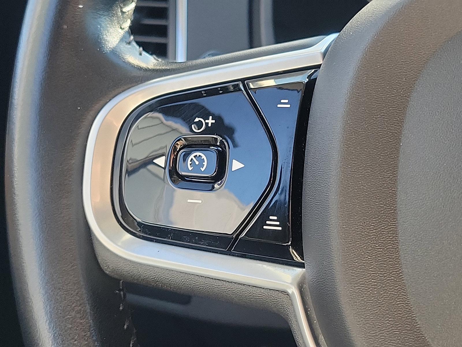 2022 Volvo XC90 Vehicle Photo in Trevose, PA 19053