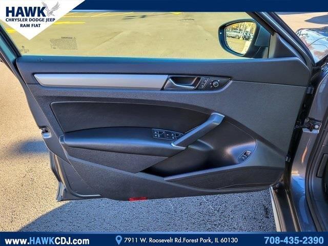 2022 Volkswagen Passat Vehicle Photo in Saint Charles, IL 60174