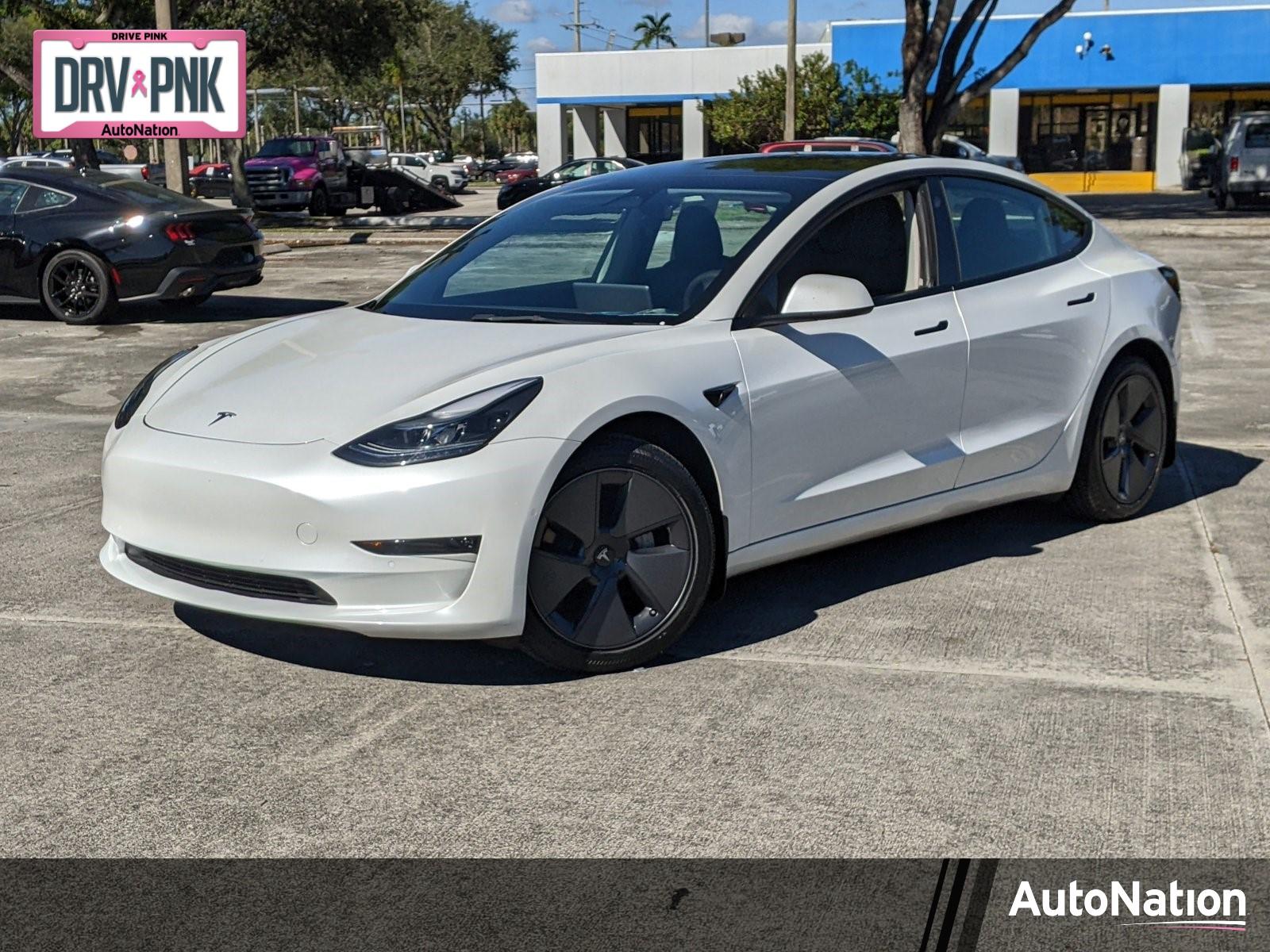 2022 Tesla Model 3 Vehicle Photo in PEMBROKE PINES, FL 33024-6534