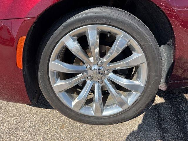 2016 Chrysler 300 Vehicle Photo in MEDINA, OH 44256-9631