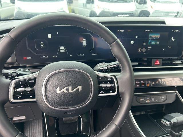 2025 Kia Carnival Vehicle Photo in MEDINA, OH 44256-9631
