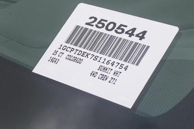 2025 Chevrolet Colorado Vehicle Photo in VENTURA, CA 93003-8585