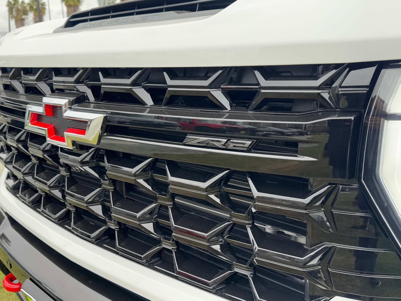 2025 Chevrolet Silverado 2500 HD Vehicle Photo in LOS ANGELES, CA 90007-3794