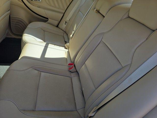 2017 Ford Taurus Vehicle Photo in Pleasant Hills, PA 15236