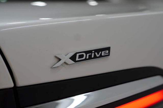 2024 BMW 740i xDrive Vehicle Photo in GRAPEVINE, TX 76051