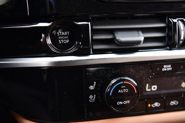 2025 Nissan Pathfinder Vehicle Photo in Ballwin, MO 63011
