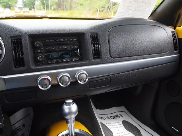 2004 Chevrolet SSR Vehicle Photo in MADISON, IN 47250-1611