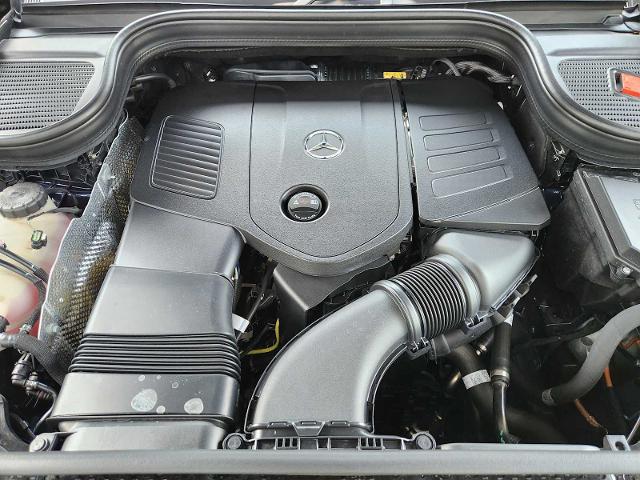 2025 Mercedes-Benz GLE Vehicle Photo in HOUSTON, TX 77079