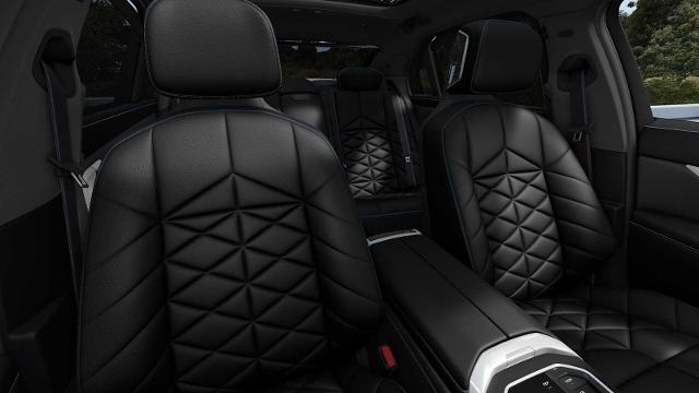 2025 BMW 740i xDrive Vehicle Photo in GRAPEVINE, TX 76051
