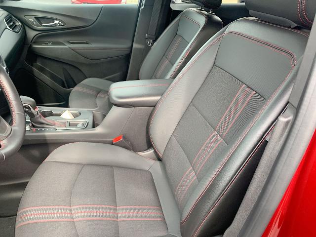 2022 Chevrolet Equinox Vehicle Photo in MOON TOWNSHIP, PA 15108-2571