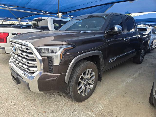 2024 Toyota Tundra 4WD Vehicle Photo in DENTON, TX 76210-9321