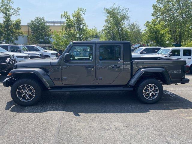 2025 Jeep Gladiator Vehicle Photo in Doylsetown, PA 18901