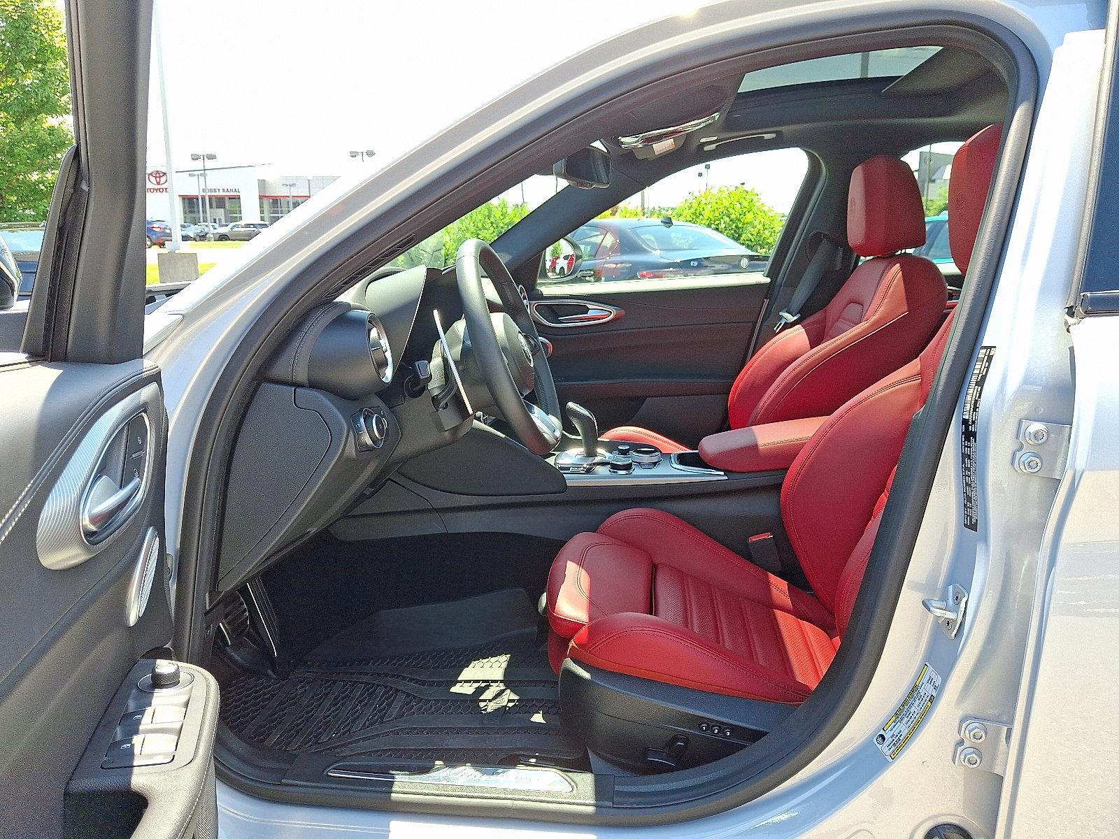 2025 Alfa Romeo Giulia Vehicle Photo in Mechanicsburg, PA 17050