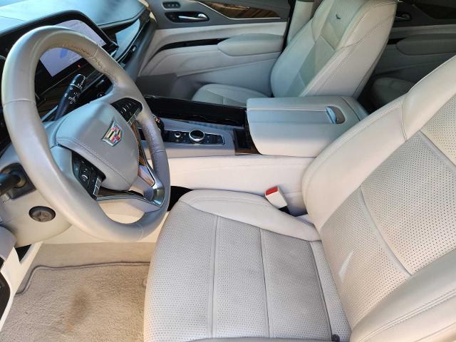 2022 Cadillac Escalade Vehicle Photo in DENTON, TX 76210-9321