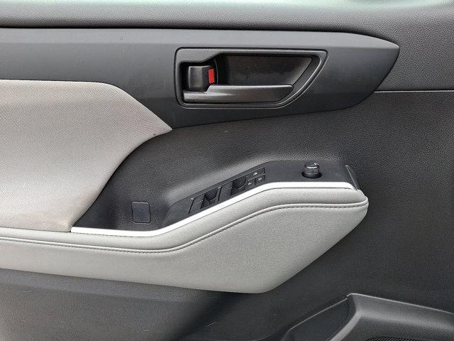 2024 Toyota Highlander Vehicle Photo in Philadelphia, PA 19116