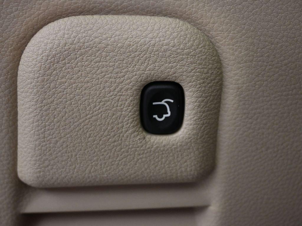 2015 Jeep Grand Cherokee Vehicle Photo in Marion, IA 52302