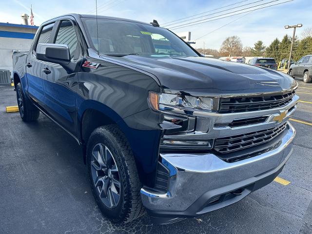 Used 2022 Chevrolet Silverado 1500 Limited LT with VIN 3GCUYDED2NG127946 for sale in Gallipolis, OH