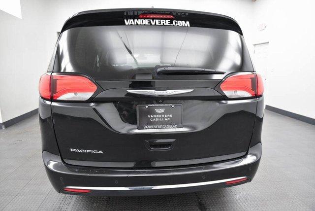 2018 Chrysler Pacifica Vehicle Photo in Akron, OH 44320