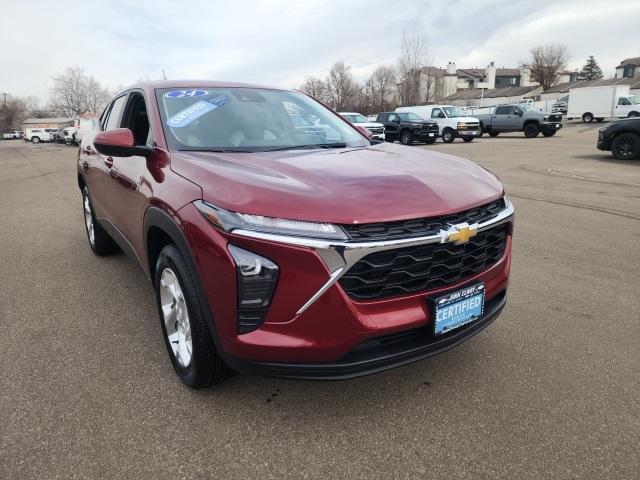 2024 Chevrolet Trax Vehicle Photo in ENGLEWOOD, CO 80113-6708