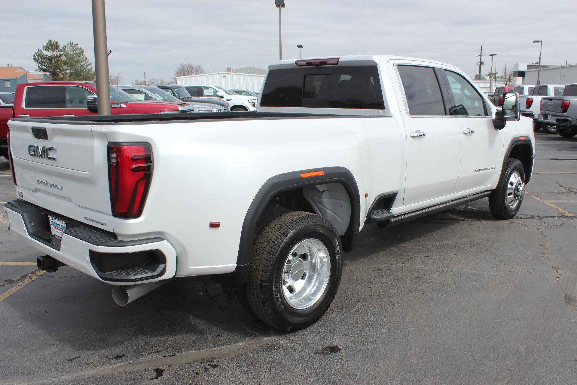 2025 GMC Sierra 3500 HD Vehicle Photo in AURORA, CO 80012-4011