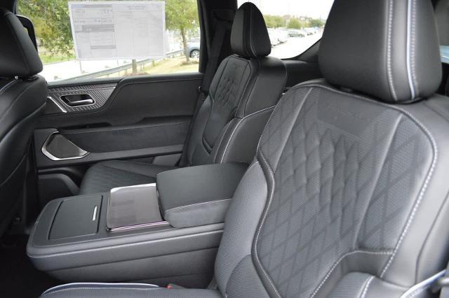 2025 INFINITI QX80 Vehicle Photo in Houston, TX 77090