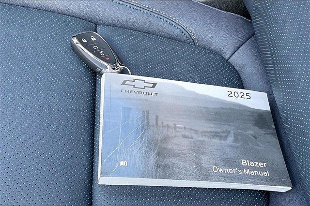 2025 Chevrolet Blazer Vehicle Photo in INDEPENDENCE, MO 64055-1314