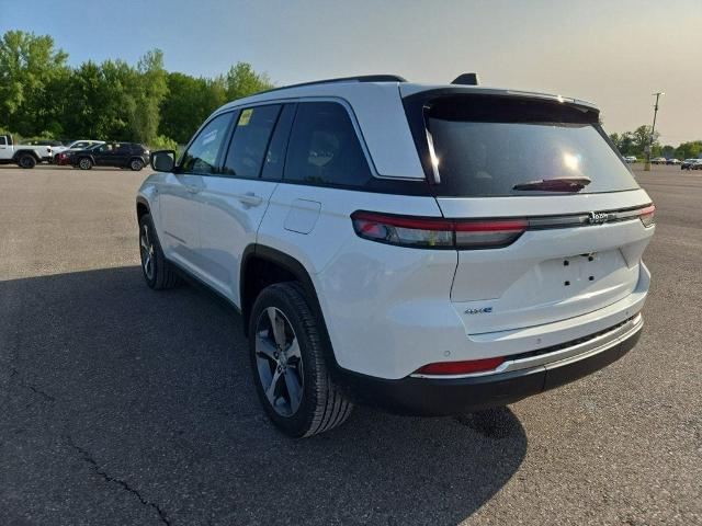 2023 Jeep Grand Cherokee 4xe Vehicle Photo in Cedar Rapids, IA 52402