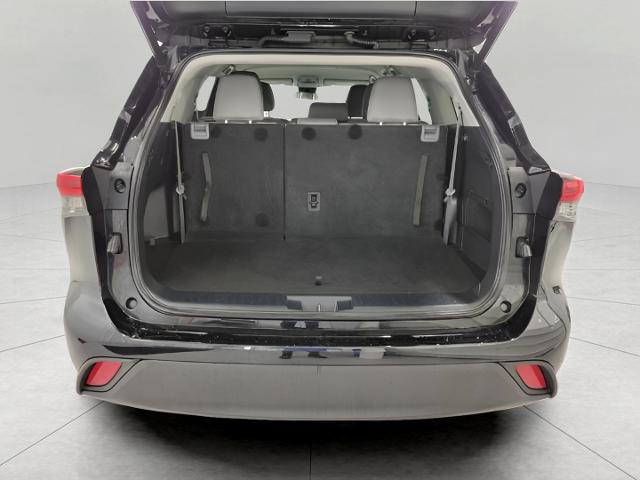2022 Toyota Highlander Vehicle Photo in Appleton, WI 54913