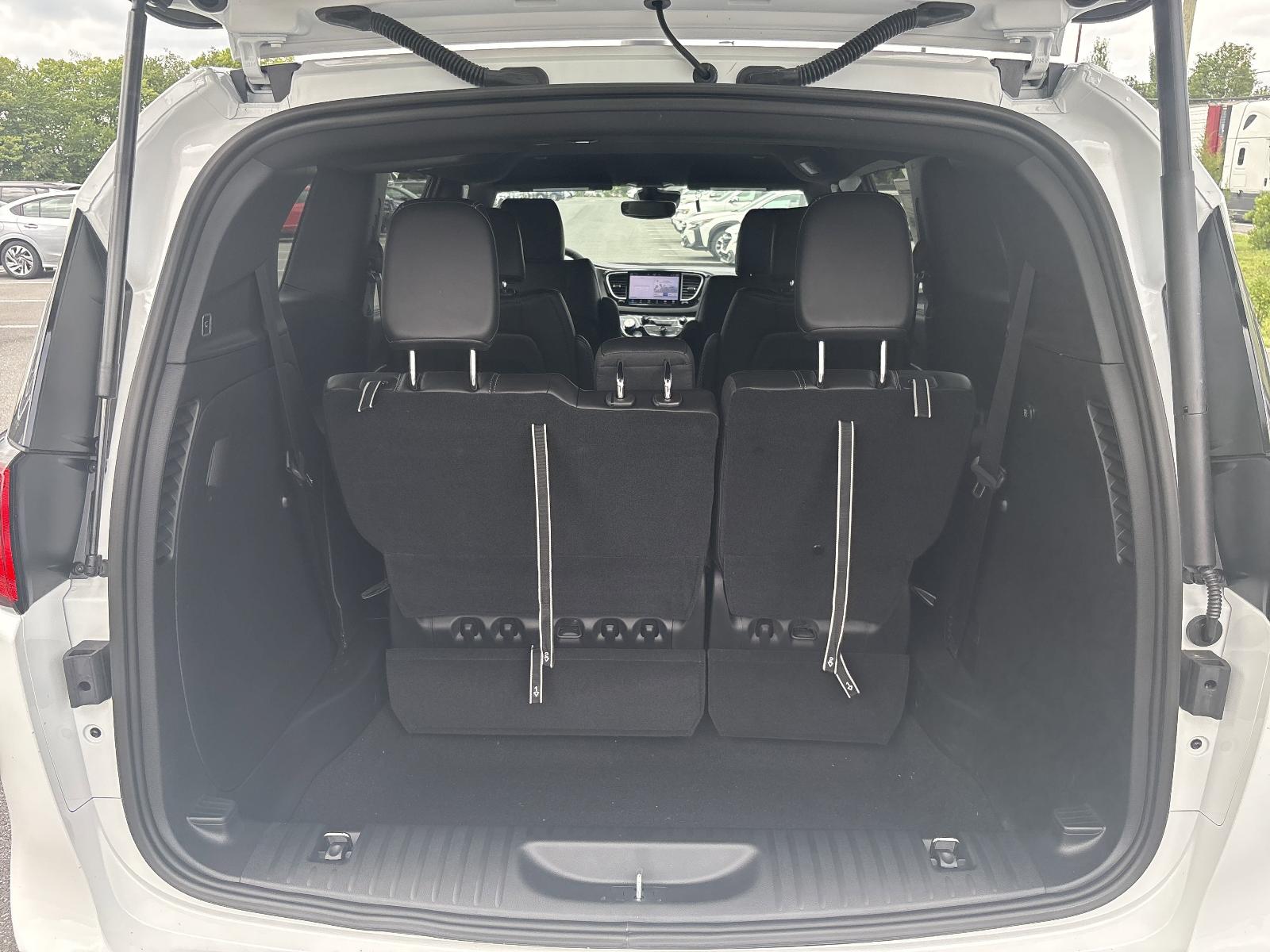 2025 Chrysler Voyager Vehicle Photo in Mechanicsburg, PA 17050-1707