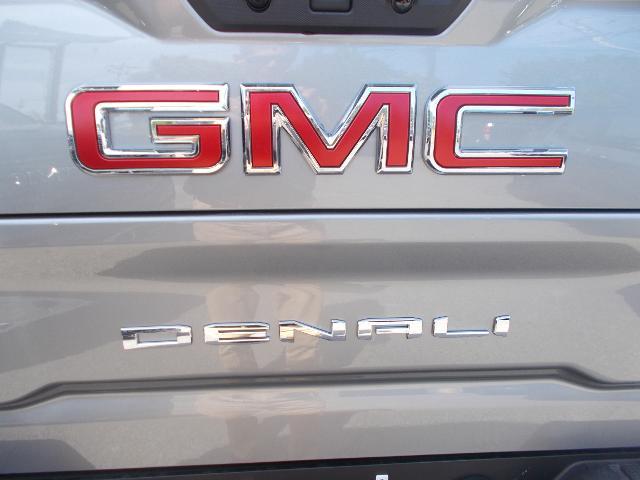 2025 GMC Sierra 2500 HD Vehicle Photo in LOWELL, MA 01852-4336