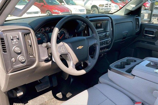 2024 Chevrolet Silverado 5500 HD Vehicle Photo in INDEPENDENCE, MO 64055-1314