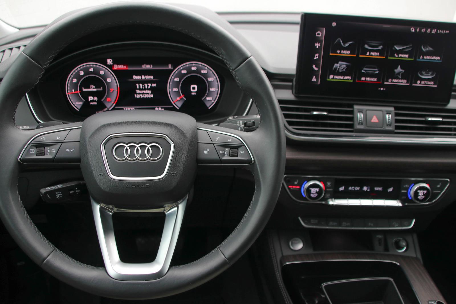 2024 Audi Q5 Vehicle Photo in SUGAR LAND, TX 77478